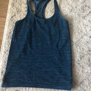 Lululemon size 6 swiftly tank